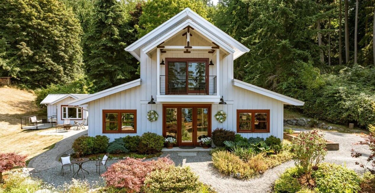 Exterior of the Cultus Bay demonstration home